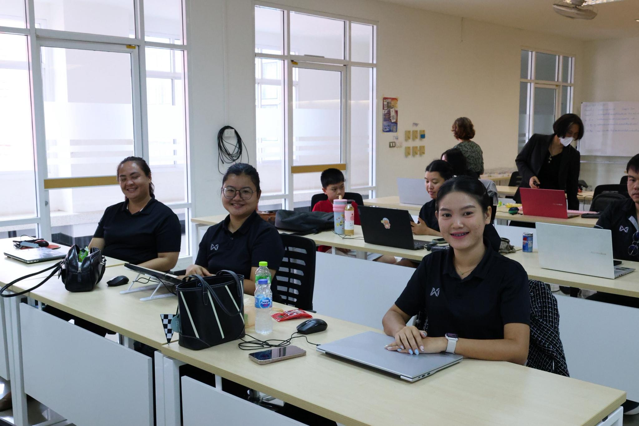 77. โครงการการผลิตสื่อการสอนด้วยนวัตกรรม AI ของครูเพื่อส่งเสริมความคิดสร้างสรรค์สำหรับผู้เรียนในยุคดิจิทัลตามบริบทของโรงเรียน ภายใต้โครงการพัฒนาคุณภาพการศึกษาและการพัฒนาท้องถิ่นโดยมีสถาบันอุดมศึกษาเป็นพี่เลี้ยงเครือข่ายเพื่อการพัฒนาอุดมศึกษา